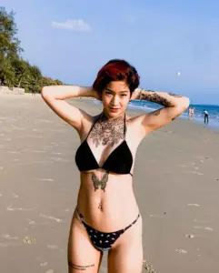 mint_kullanan 6 mint_kullanan ชุดว่ายน้ำดำบนชายหาด
