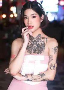 mint_kullanan 24 mint_kullanan เสื้อสีขาวกลางคืน